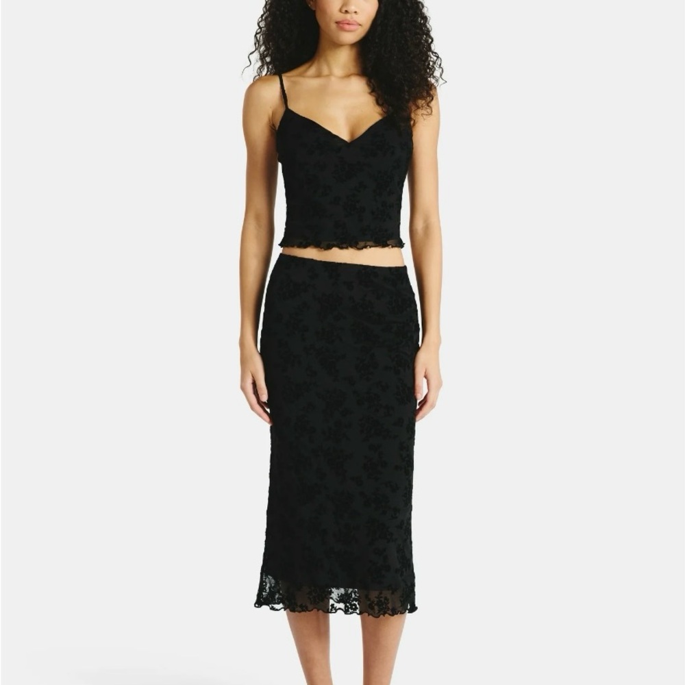 Elegant Black Lace Midi Skirt